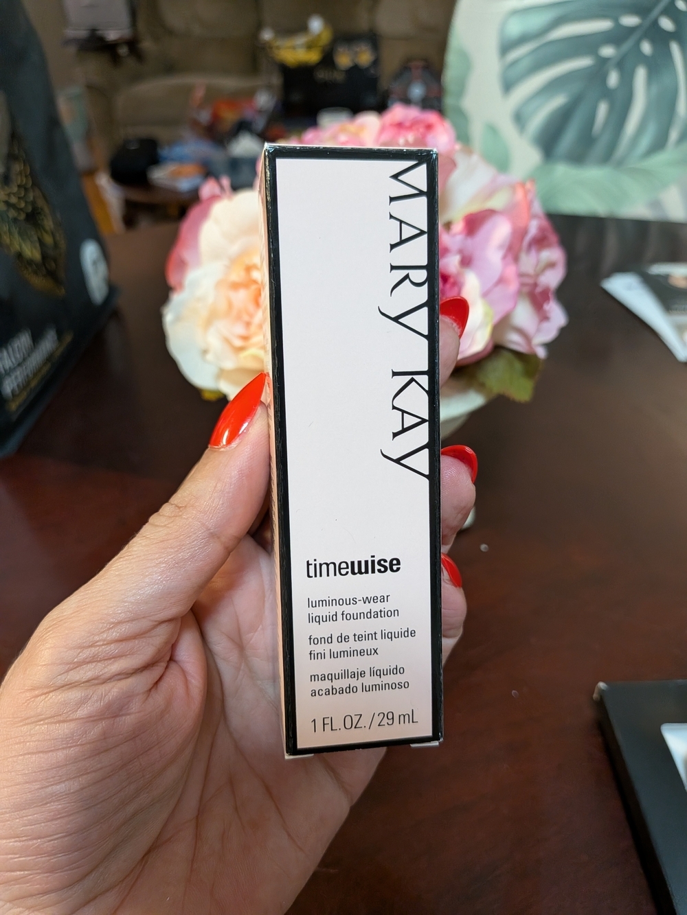 Mary Kay TimeWise Luminous-Wear Liquid Foundation - Pink